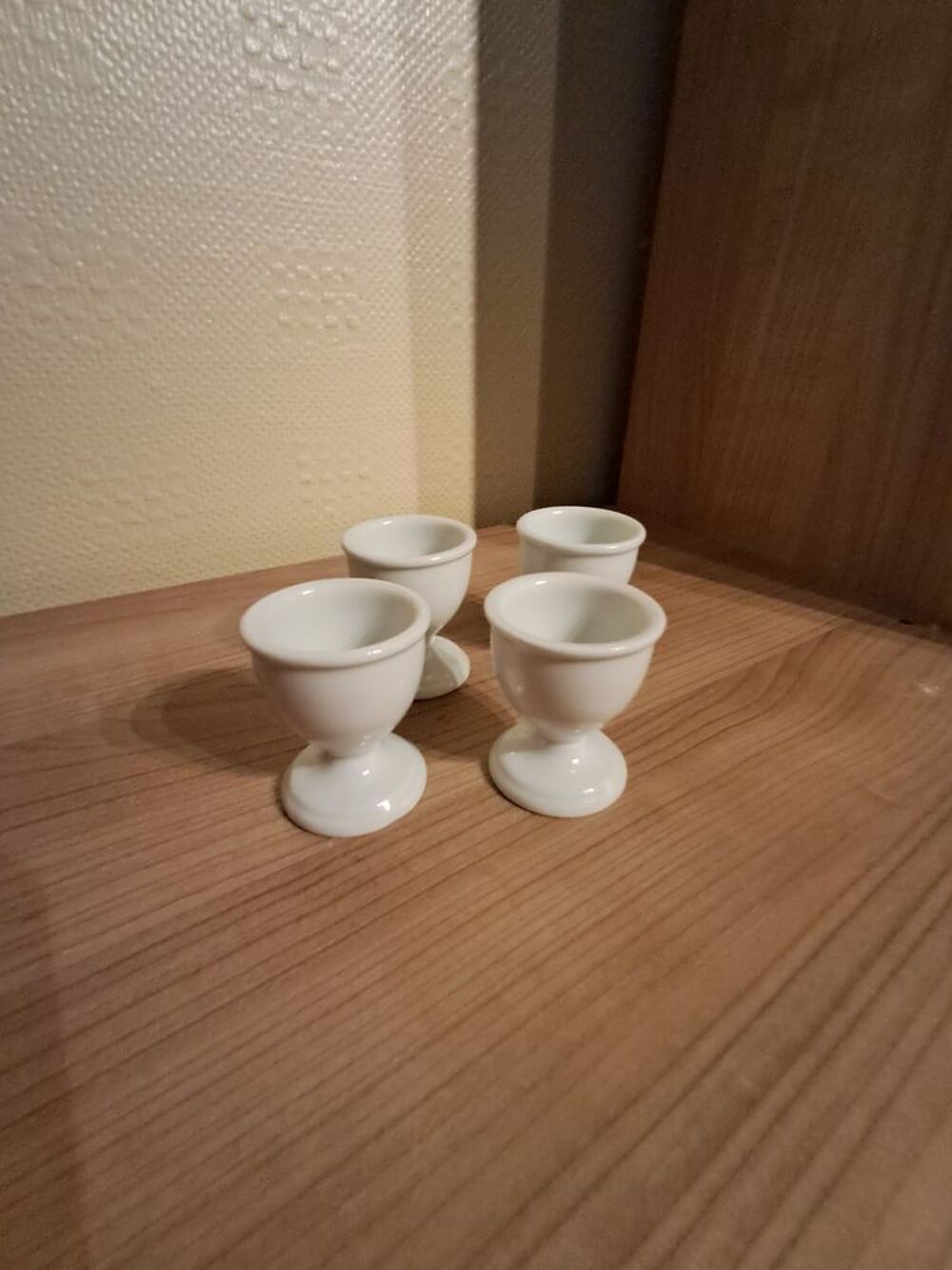 4 COQUETIERS EN PORCELAINE BLANCHE Décoration