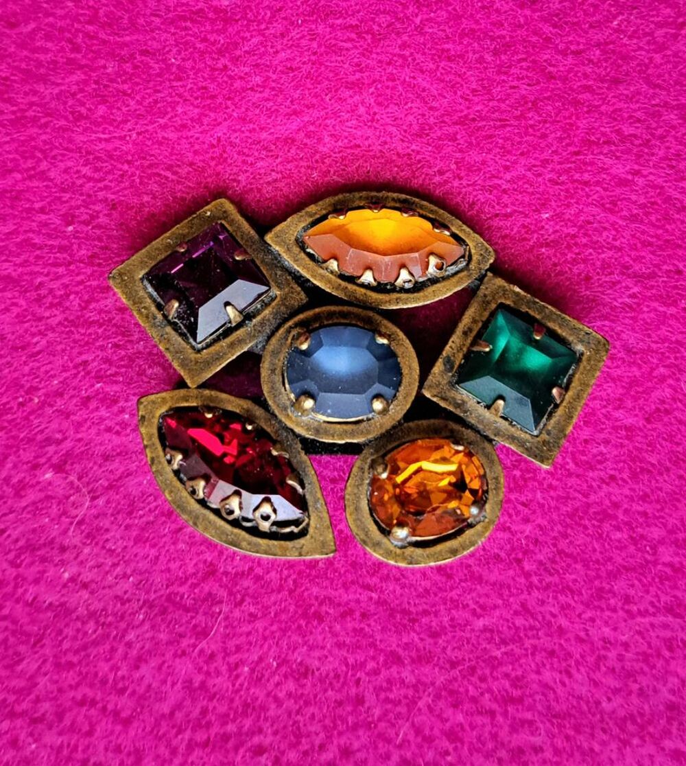 Broche fantaisie Bijoux et montres