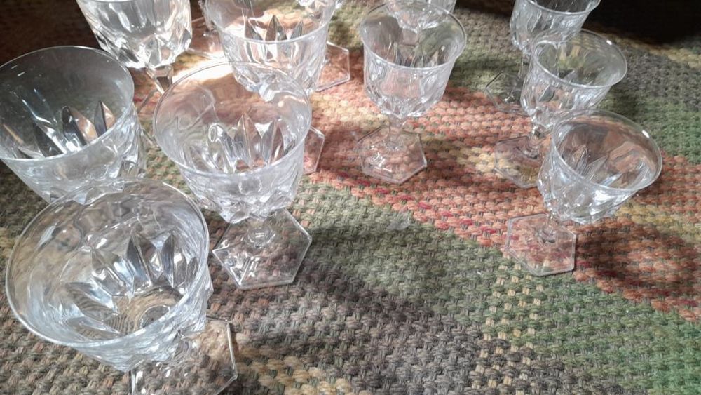VERRES A PIEDS ANCIENS Cuisine
