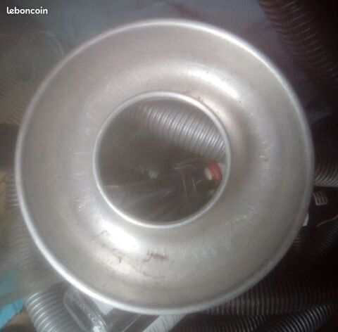 4 moules couronnes savarin 7 Beauchamp (95)