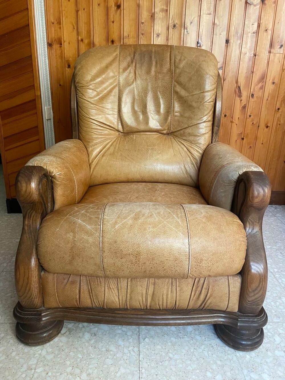 fauteuil de salon en cuir et bois Meubles