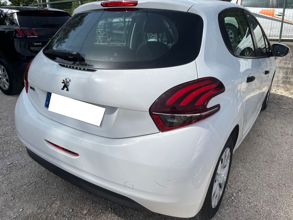 208 I PH2 1.6 BLUE HDI 75 2018 occasion 84000 Avignon