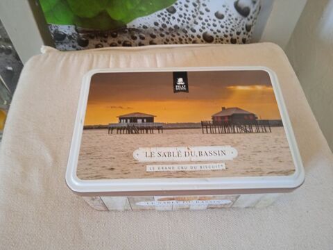 Boite en fer
Cabannes Tchanqu�es
Bassin d'Arcachon
Neuve
10 Talange (57)