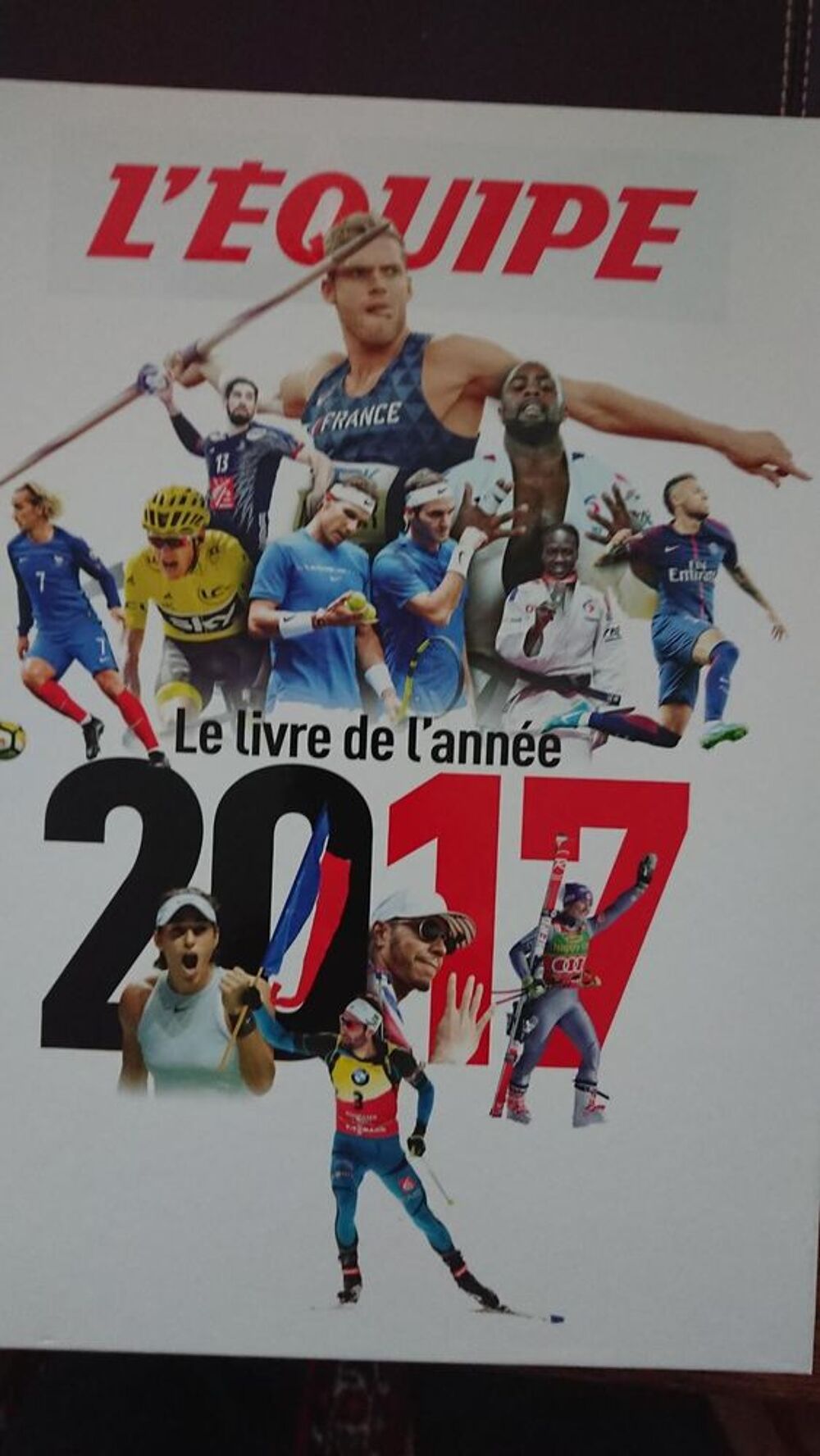 L'EQUIPE - Le Livre de L'ann&eacute;e Livres et BD