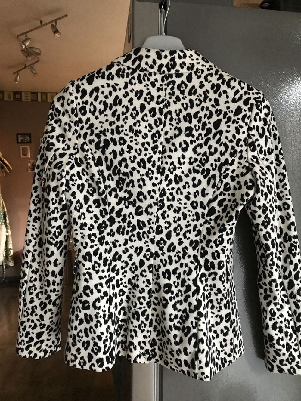 jolie veste imprim&eacute;e l&eacute;opard blanc Vêtements