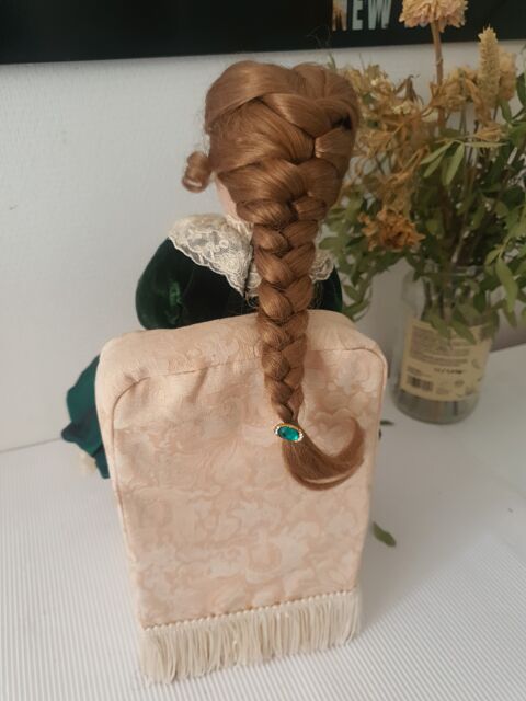 EMERALD Poup�e de collection en porcelaine 80 Colombes (92)