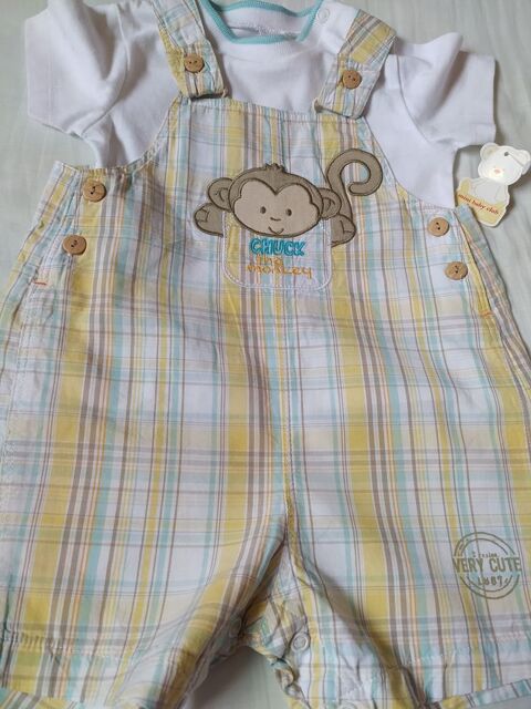 Petit ensemble pour bébé / Salopette et Tee-shirt / NEUFS 15 Bretignolles-sur-Mer (85)