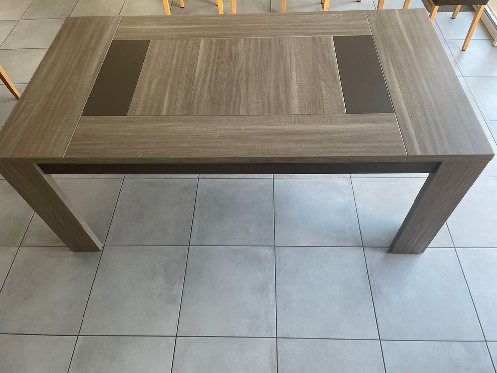 Table de salle &agrave; manger Meubles