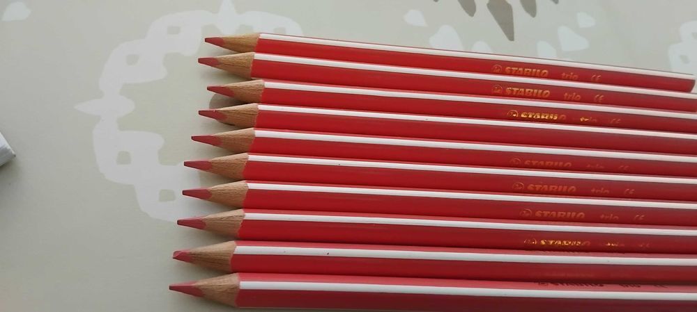 lot crayons couleurs roses STABILO+lot pastels SPIDERMAN+1trousse CARS 