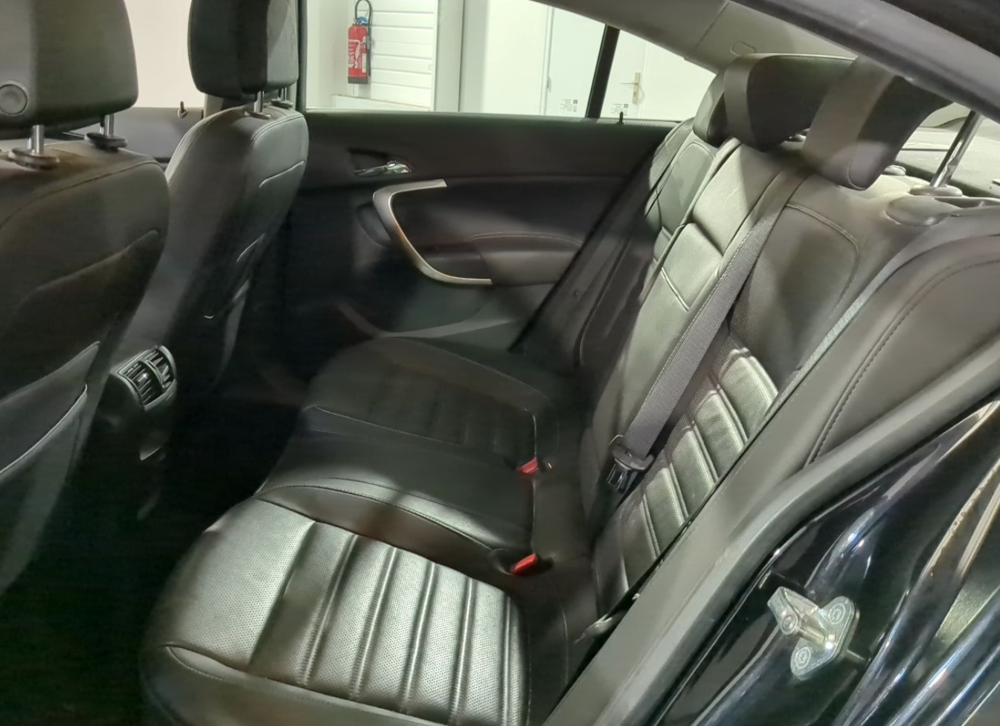 Insignia 2.0 CDTI - 130 FAP Cosmo Pack 2009 occasion 44320 Saint-P&egrave;re-en-Retz
