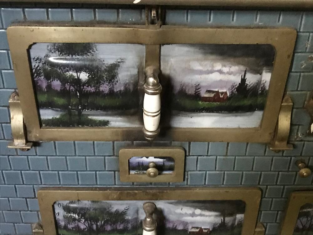 cuisini&egrave;re ancienne &eacute;maill&eacute;e peinte &agrave; la main 