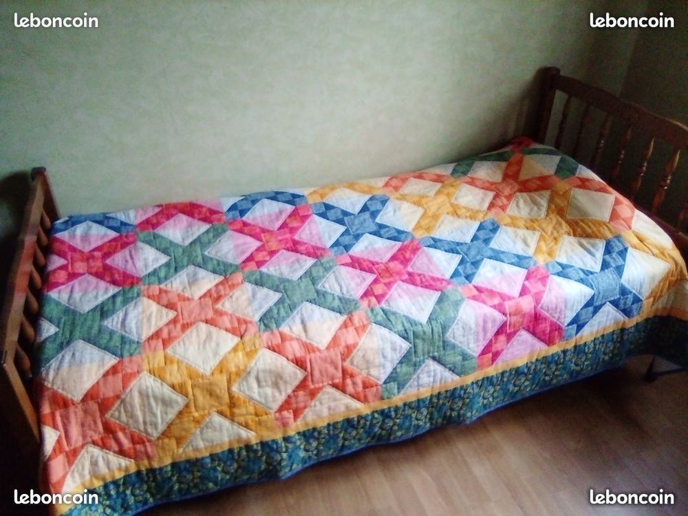 Lit 1 place + table de chevet Meubles