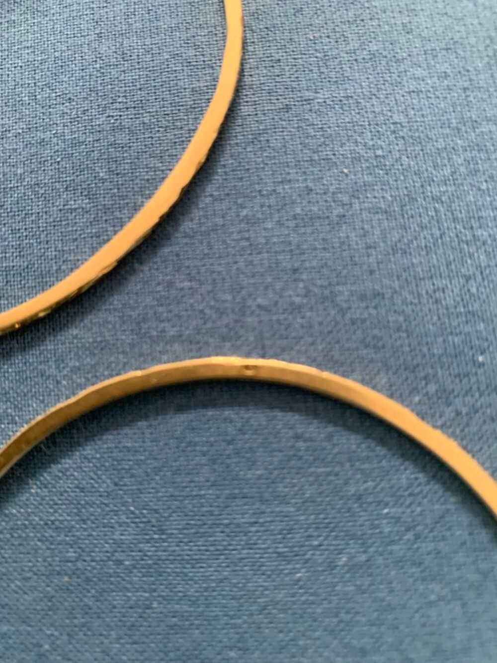 MAGNIFIQUES : 7 JONCS ( BRACELETS) CISEL&Eacute;S EN OR PLEIN Bijoux et montres