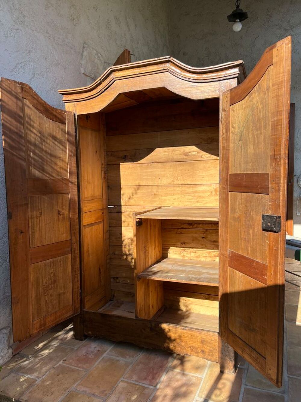 Armoire de collection tr&egrave;s bon &eacute;tat Meubles