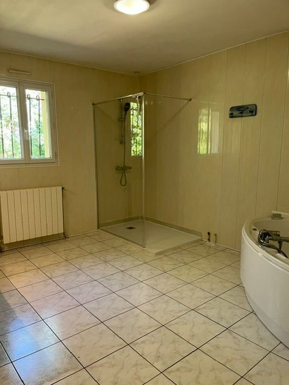Location Maison ? Belle maison familiale de 189 m² ? Saint-Armou Saint-armou