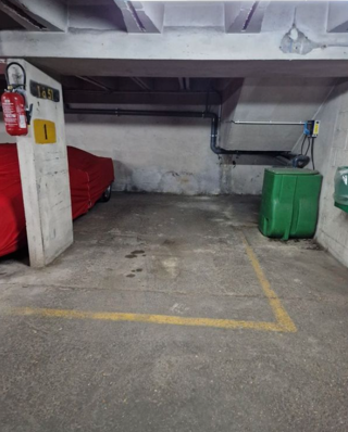  Parking / Garage à louer 9 m² Paris