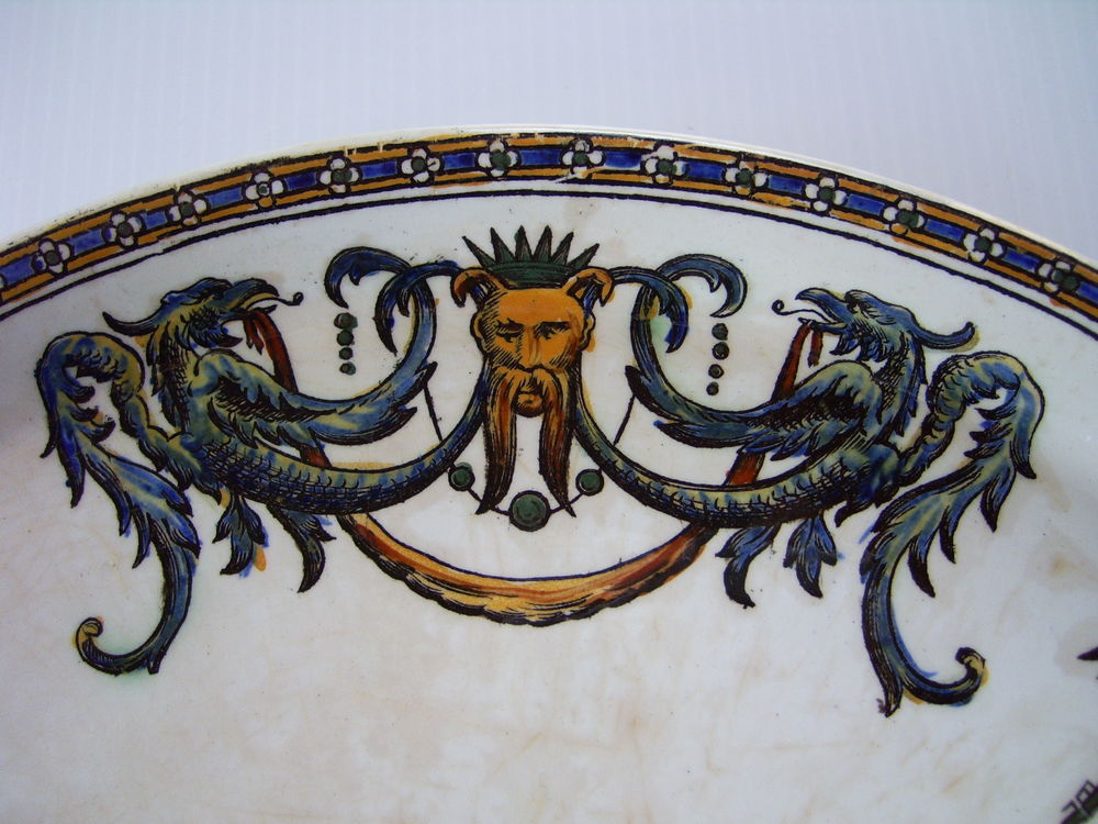 Plat en porcelaine de GIEN E 1856 
