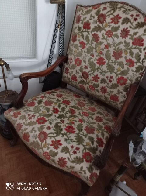 grand fauteuil époque Louis XV refait à neuf 250 Paris 20 (75)