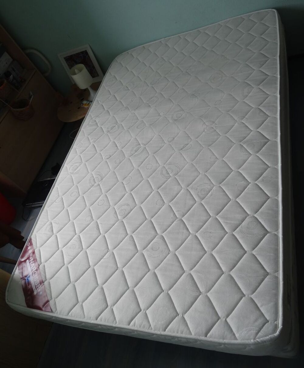 MATELAS 120X190X14cm + SOMMIER 
A r&eacute;cup&eacute;rer 04 ou 05/06 Meubles