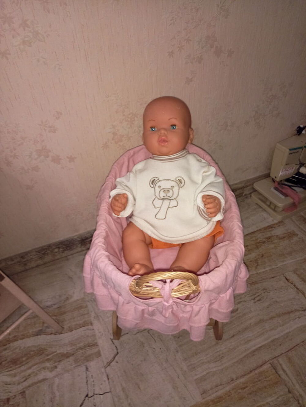 BERCEAU AVEC VOILE ROSE + POUPON Jeux / jouets