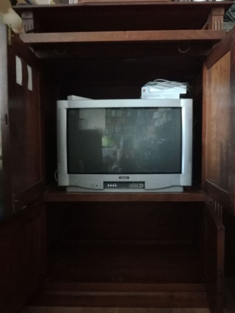 Bonneti&egrave;re / Meubles TV Merisier style Directoire Meubles