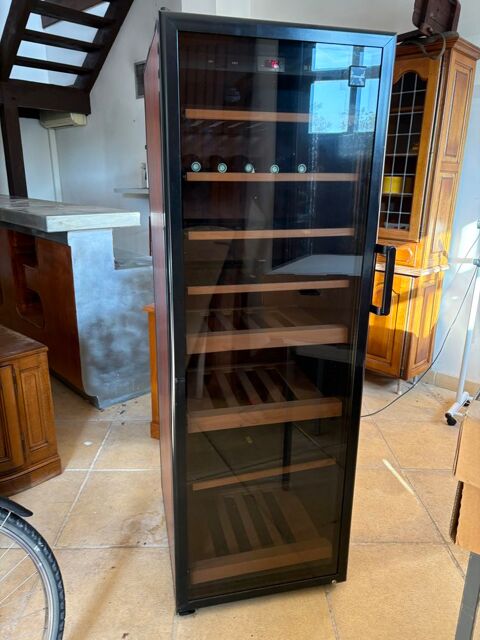 Tr�s belle cave � vin 800 Saussay (28)