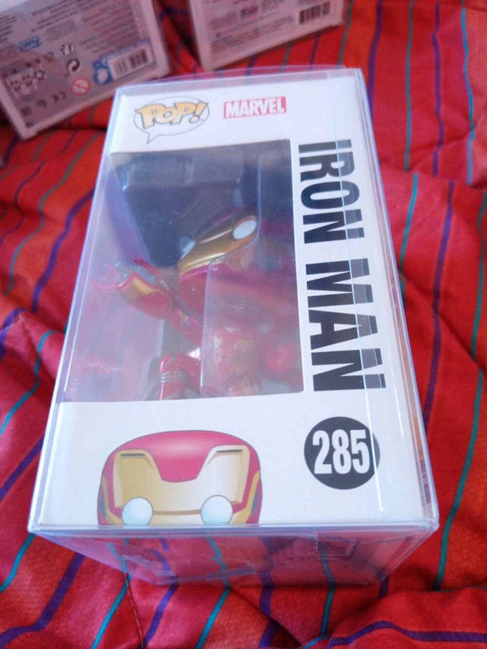 Funko pop Iron Man 285 en bo&icirc;tier protecteur 
