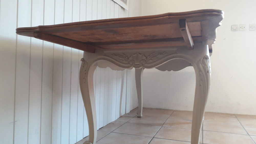 TABLE D'EPOQUE EN NOYER Meubles