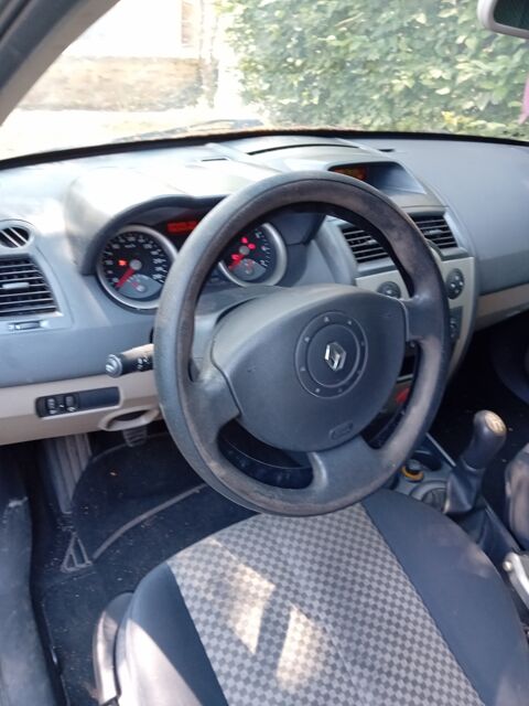 Renault megane ii Mégane 1.6 16V Confort Authentiqu