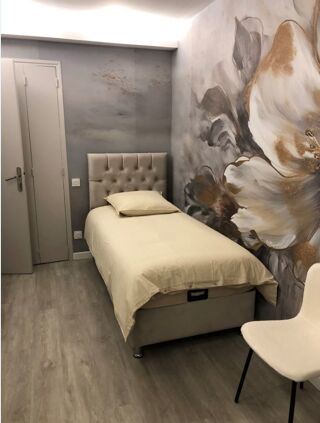 Appartement à louer 5 pièces 76 m²