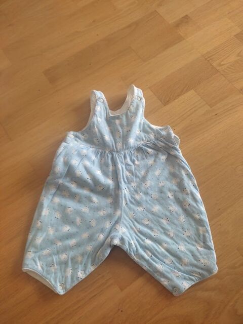 F 7 (8) - 3 mois - Salopette bleu avec oiseaux blancs 2 Paris 13 (75)