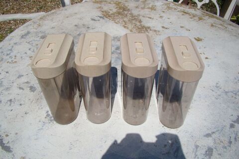 Lot de 4 boîtes / verseuses Curver vintage 20 Gargenville (78)