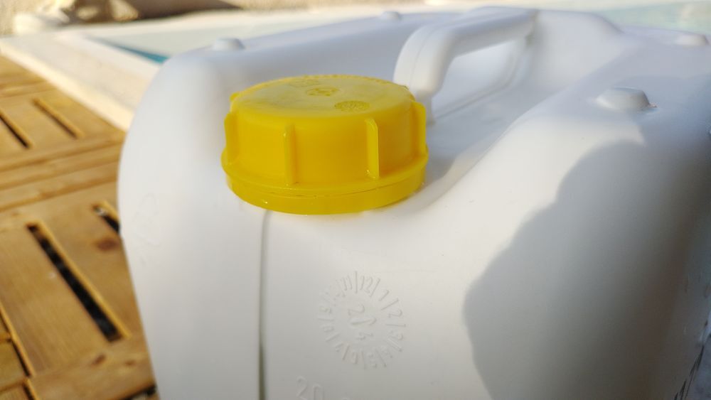 Bidon de Chlore Liquide de 20 Litres pour Piscine Jardin