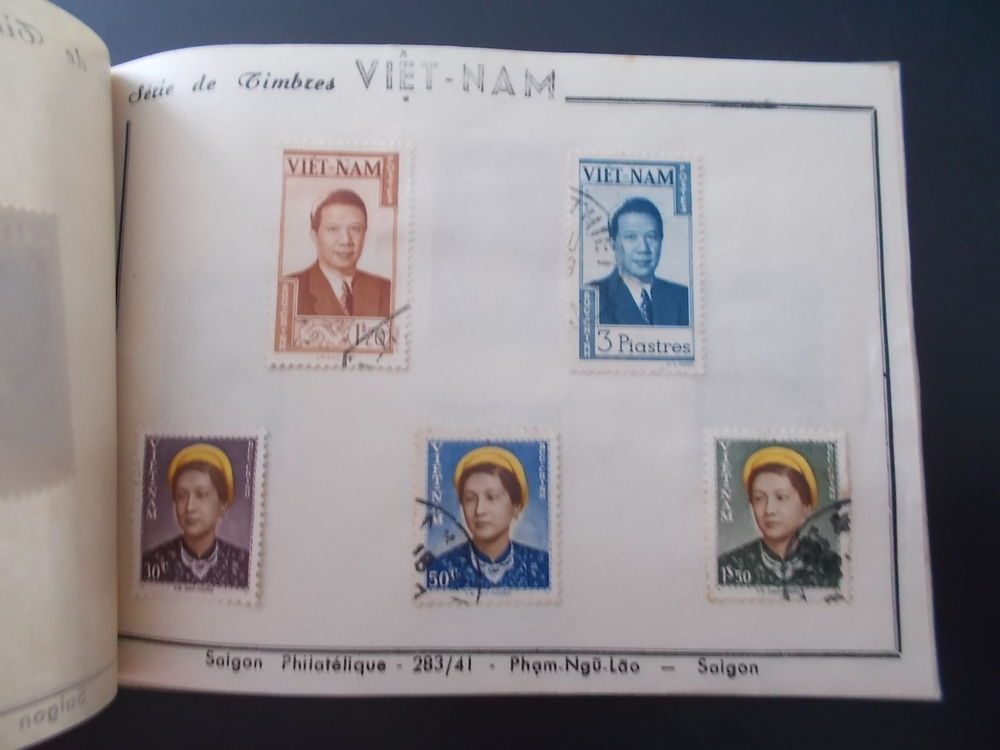 Fascicule de TIMBRES DU VIETNAM des ANN&Eacute;ES 50 