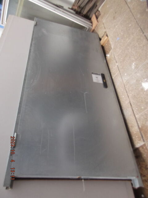 1 porte en galva et 1 petit v�lux 45 Estr�es-Saint-Denis (60)