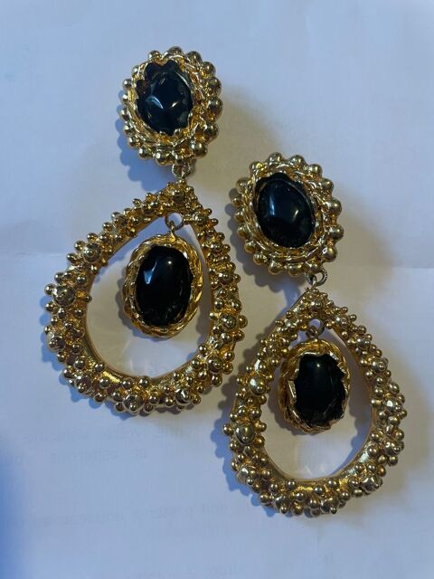 BO ovales perlées dorées Pendant ovale serti cabochons noir  375 Vigneux-sur-Seine (91)