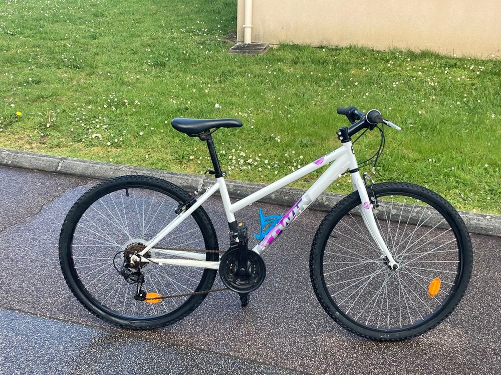 Achetez Velo B'twin 26 Quasi Neuf, Annonce Vente à Limoges (87) WB171536441