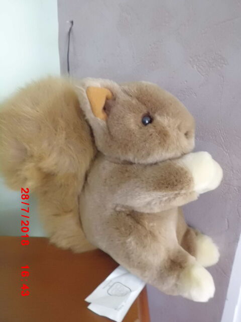 ECUREUIL MARRON ET BEIGE IKEA 17 Oignies (62)