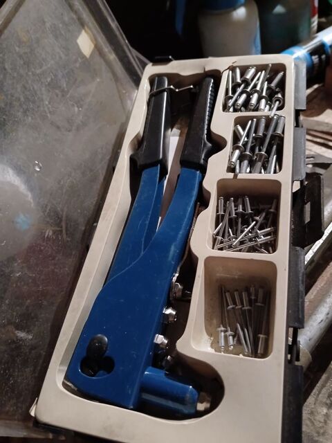 Divers outils et ustensiles  10 Saint-�tienne (42)