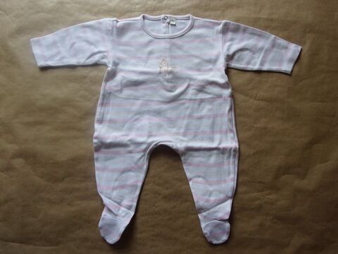 Pyjama en taille 6 mois 1 Montaigu-la-Brisette (50)