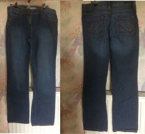 lot de 2 jeans taille 46 de marque BWD 20 Les Églisottes-et-Chalaures (33)
