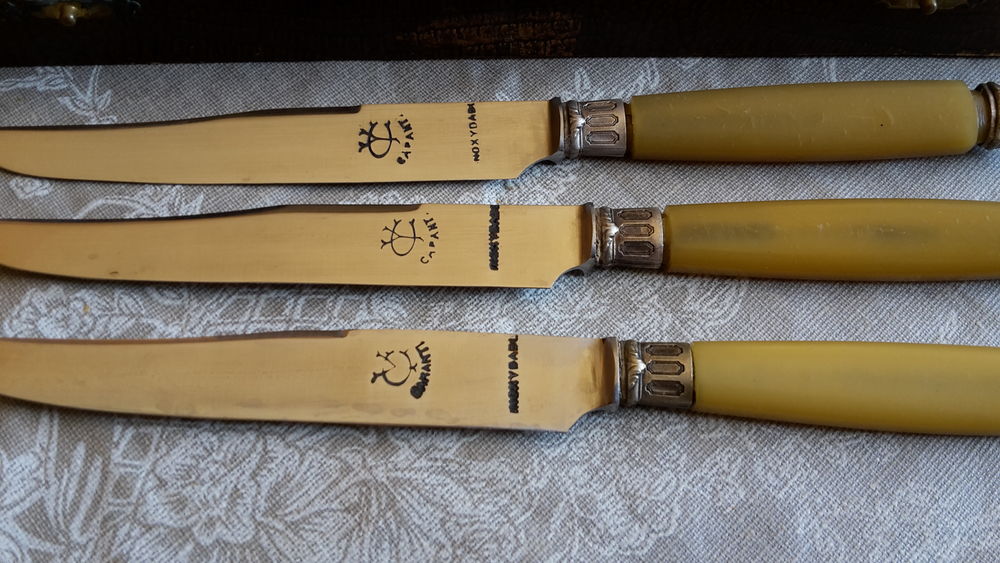 S&eacute;rie12 couteaux Vintage avec coffret d'origine Ann&eacute;es40/50 Cuisine