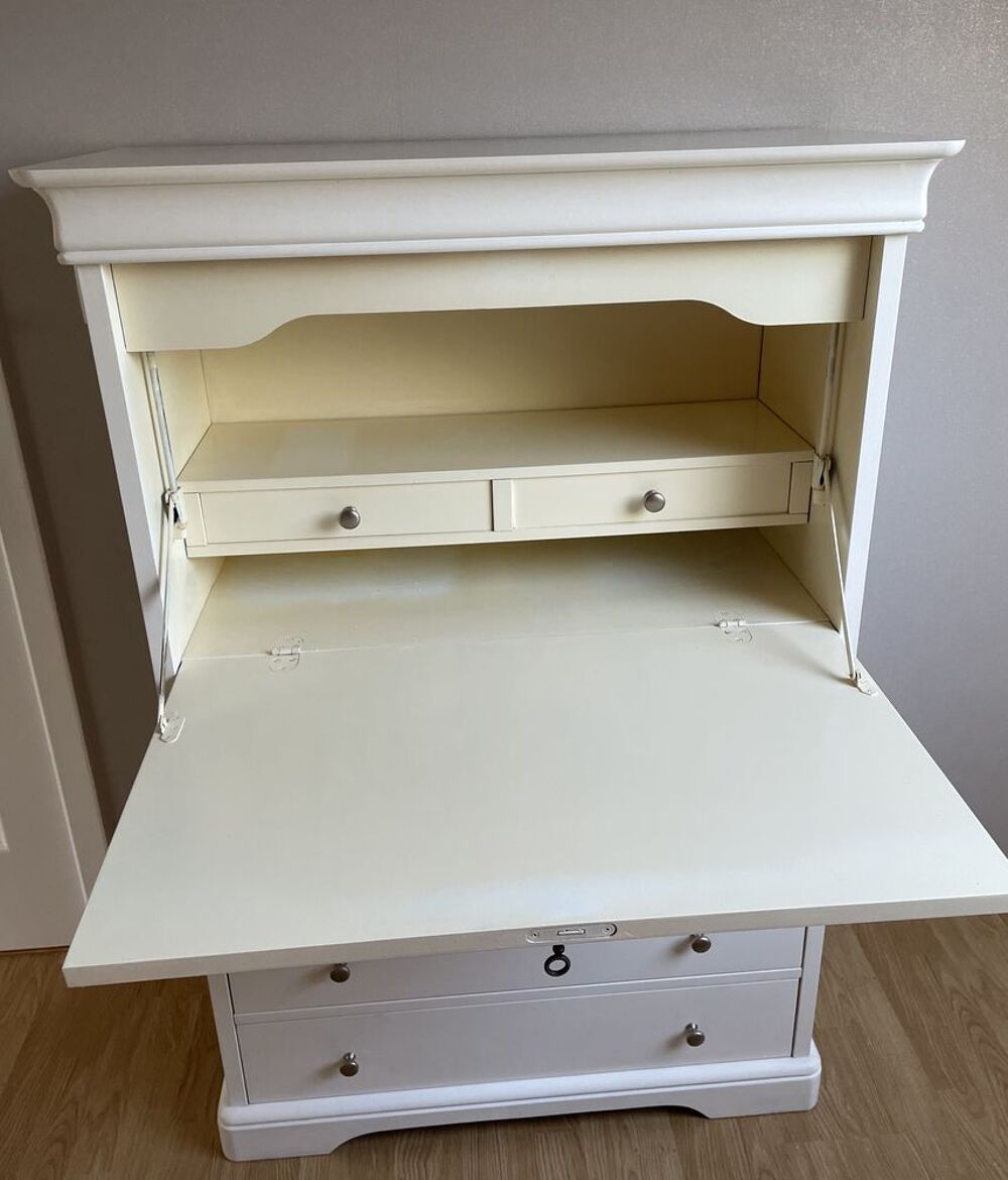 Secr&eacute;taire d&eacute;j&agrave; repeint de couleur blanc cass&eacute;, l&eacute;g&egrave;rement j Meubles
