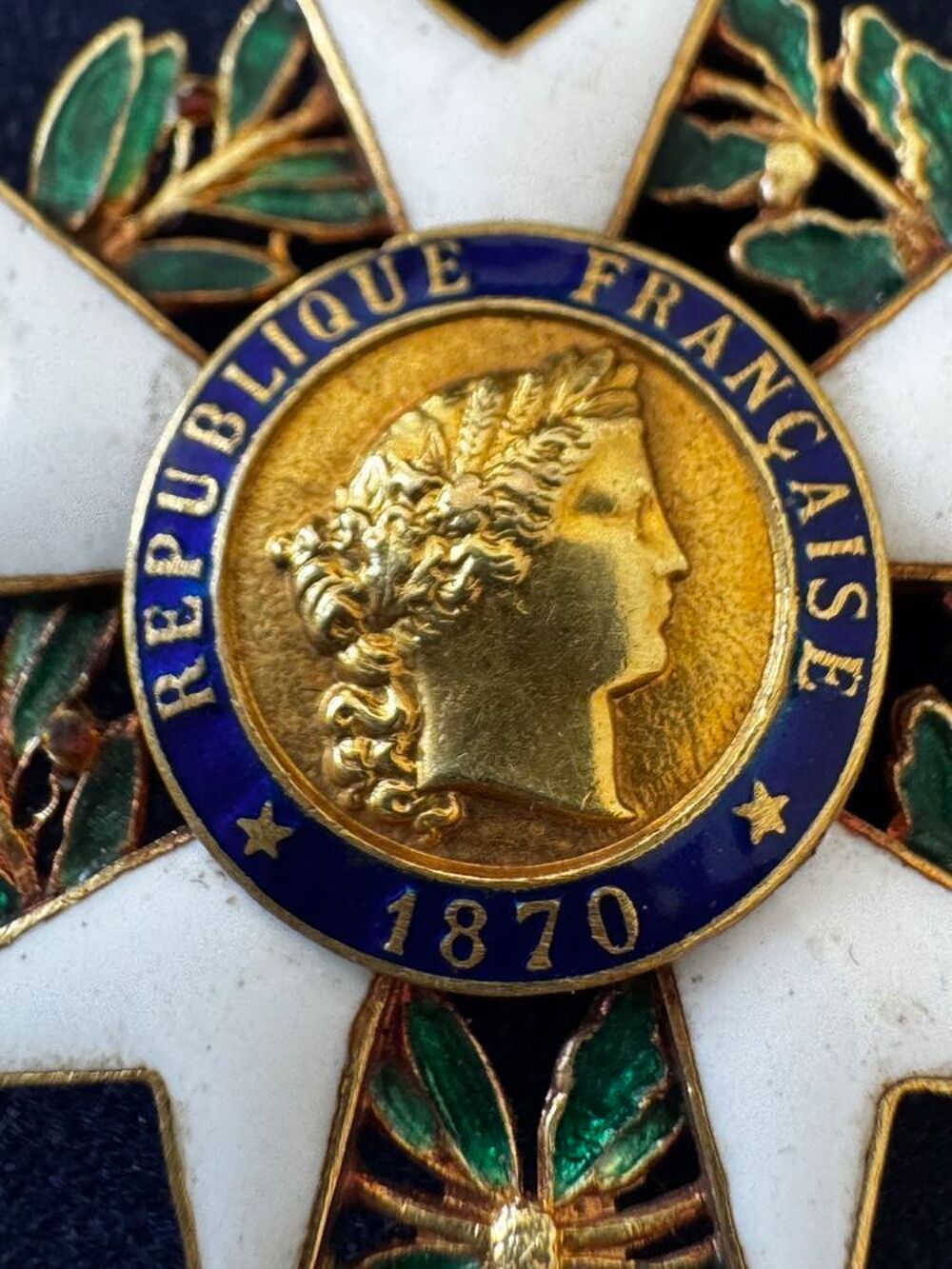 M&eacute;daille l&eacute;gion d'honneur 3 eme r&eacute;publique en OR 18k poin&ccedil;on t&ecirc;te d'aigle 