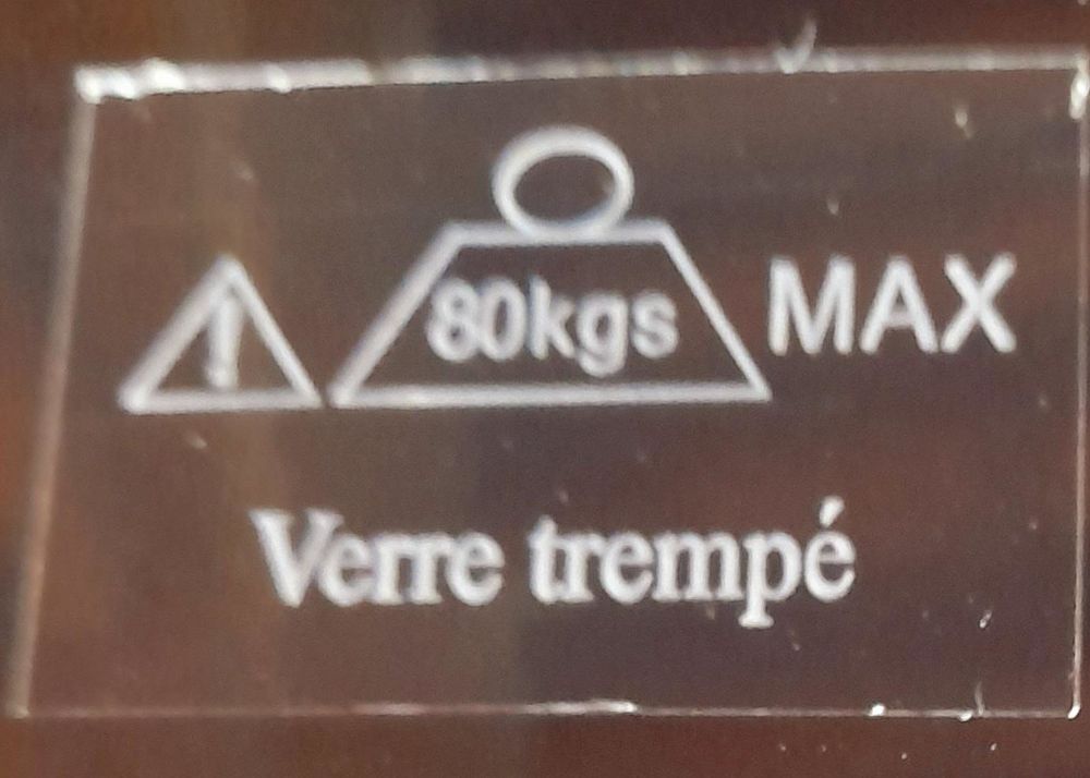 jolie table en verre fum&eacute; pi&egrave;tement m&eacute;tal Meubles