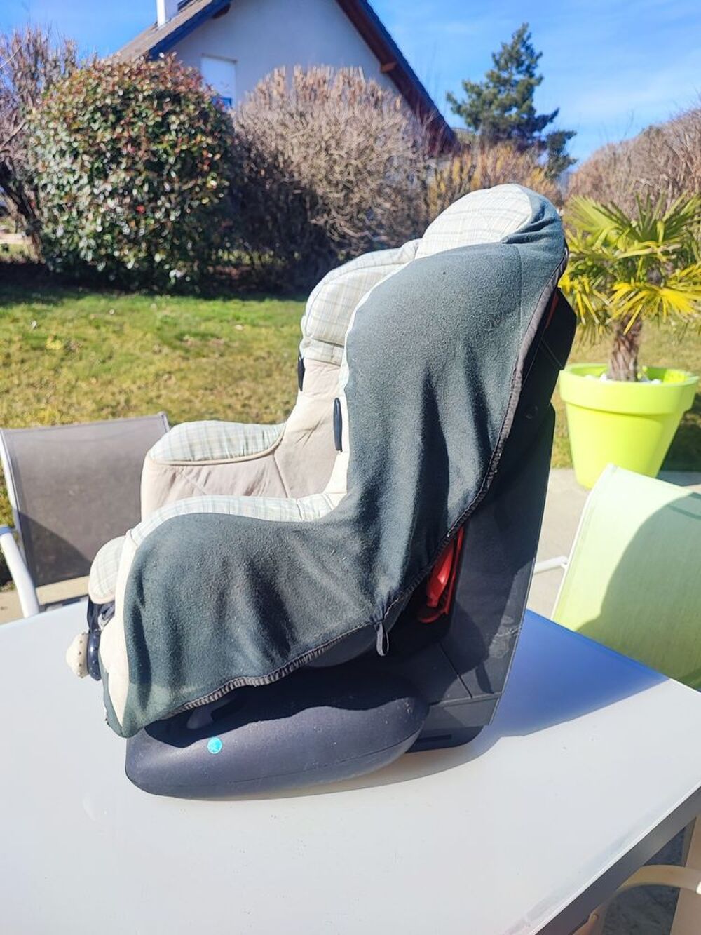 Si&egrave;ge-auto de la marque B&eacute;b&eacute; Confort Puériculture