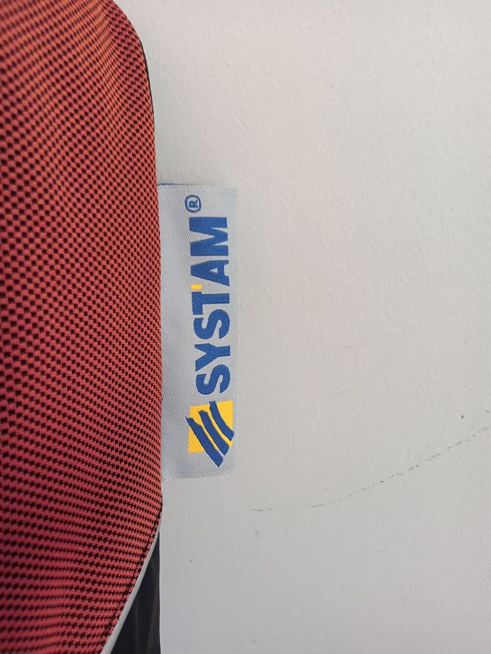 ?	Coussin de Fauteuil de Marque " Systam " Vêtements