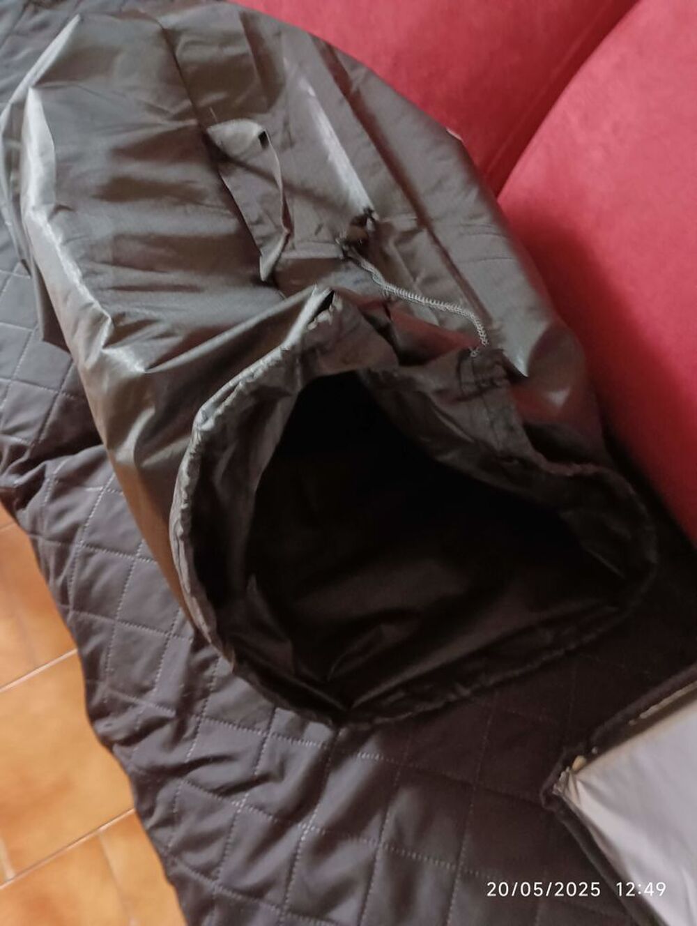 Matelas de plage ou de camping pliant &eacute;tat neuf Sports