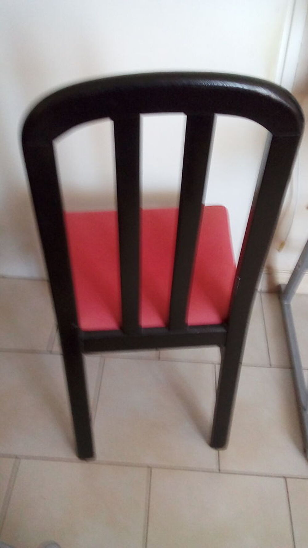 4 chaises 
structure bois massif 
Meubles