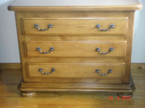 commode  450 Sainte-Sigolne (43)